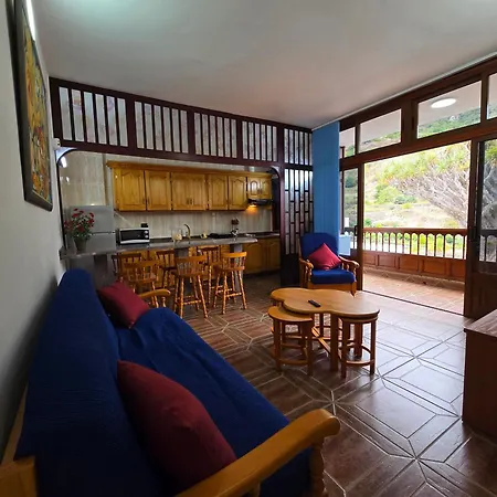 Cozy Izan Drago In Icod De Vinos By Hrtenerife Net Icod De Los Vinos